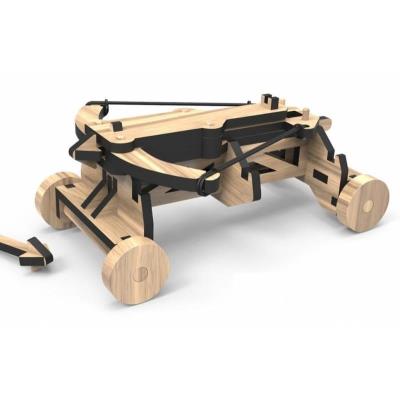 Maquette Baliste WoodHeroes en bois, modèle articulé inspiré d’une ancienne machine de siège