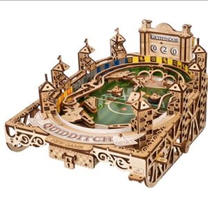 Puzzle 3D UGEARS Flipper Quidditch en bois présenté comme maquette mécanique.