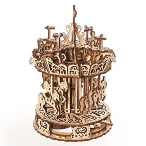Puzzle 3D Ugears Carrousel présenté comme maquette mécanique en trois dimensions