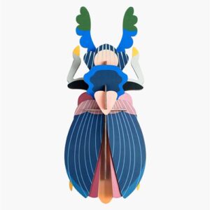 Puzzle 3D coléoptère japonais BEETLE présenté comme décoration murale